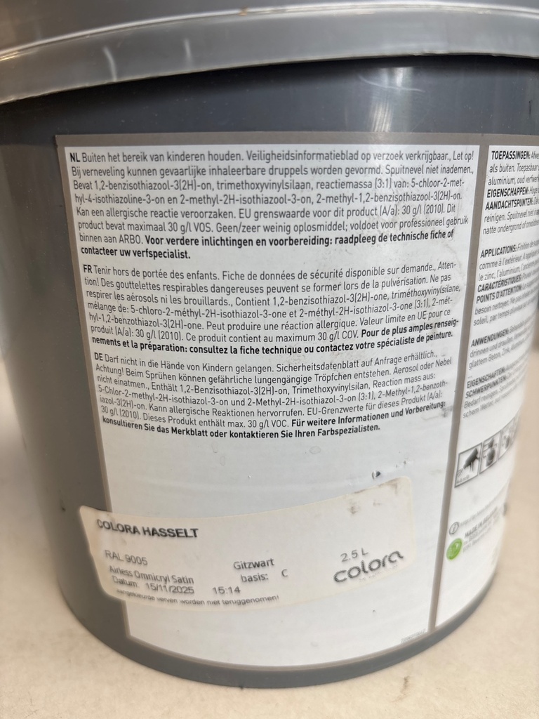 Boss Paints Airless Omnicryl Satin - Gitzwart (RAL 9005) back