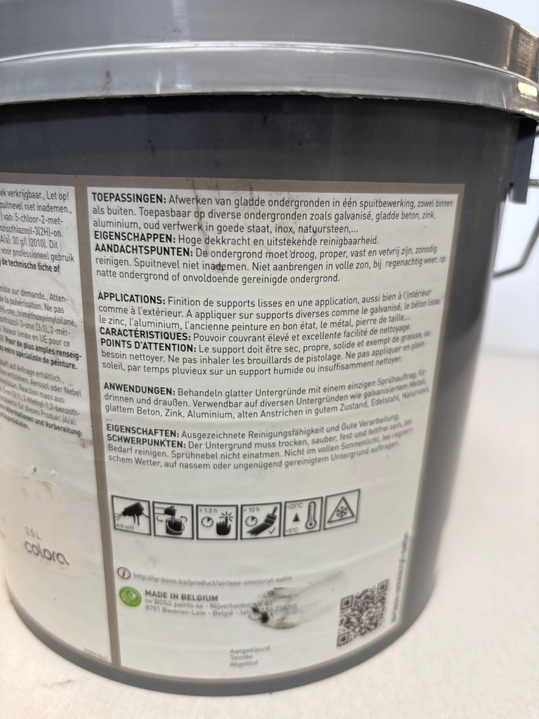 Boss Paints Airless Omnicryl Satin - Gitzwart (RAL 9005) back2
